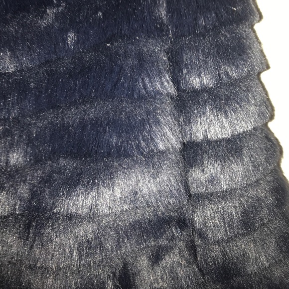 Armani Exchange Faux Fur Vest - Picture 5 of 5